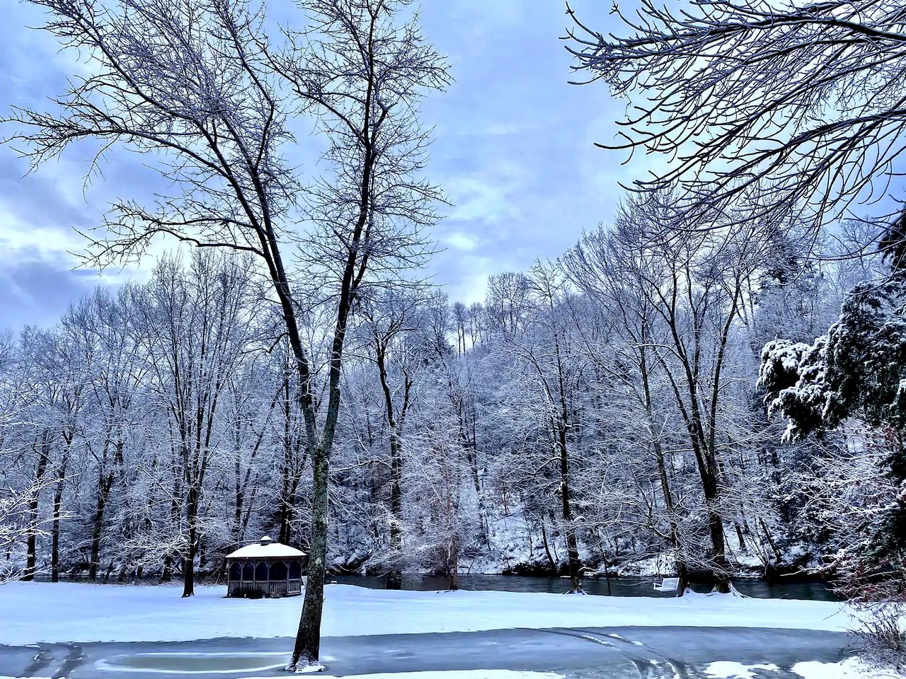 Secluded Cabin Rental Perfect for Upstate NY Glamping