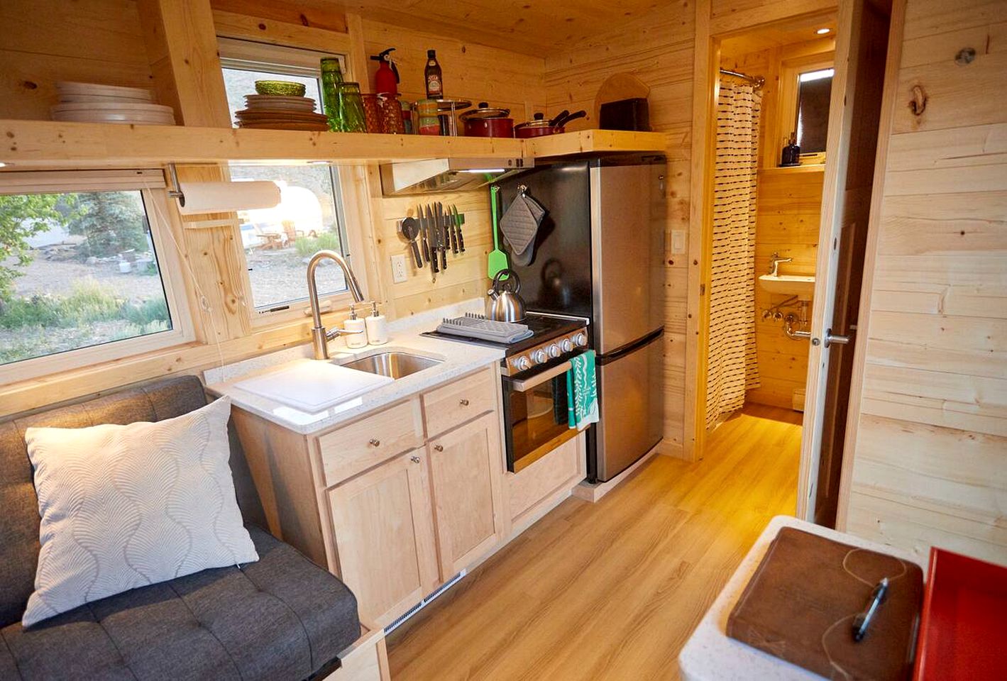 Rainbow Tiny Home with View & Hot Tub near Hot Springs, El Prado, NM