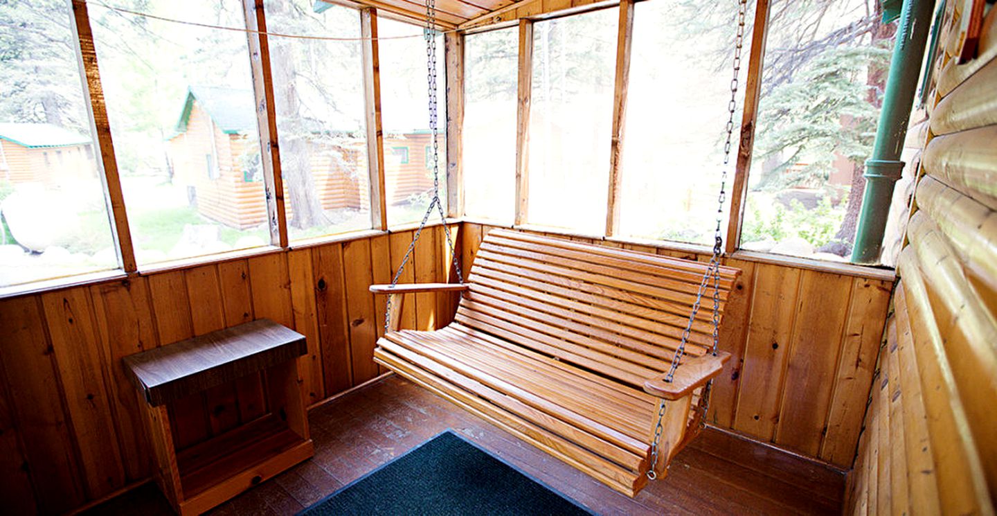 Cozy Estes Park Accommodation with a Lovely Porch