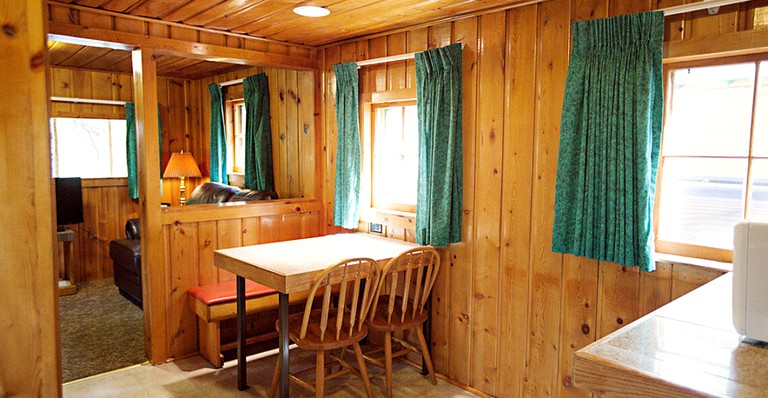 Cabins (Estes Park, Colorado, United States of America)