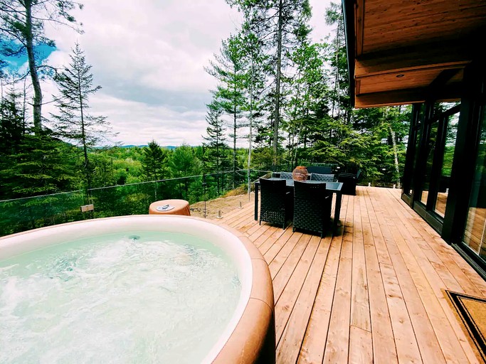 Tiny Houses (La Conception, Quebec, Canada)