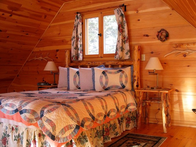 Windermere Cabins, Cabins 58622, Windermere, Canada | Glamping Hub