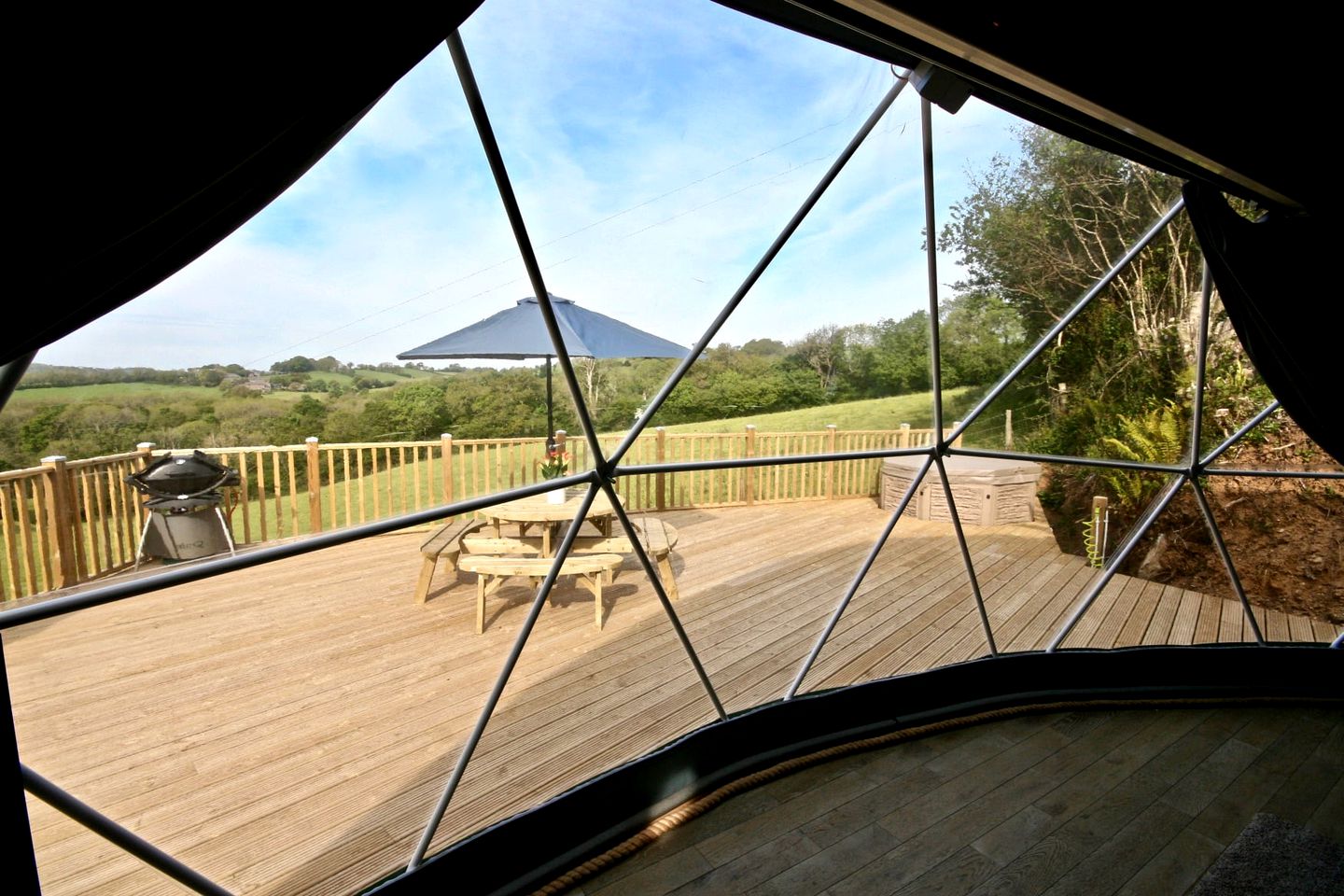 Unique Devonshire Dome with Hot Tub Perfect for Glamping in England