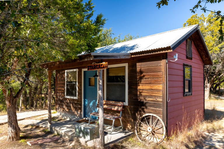 Cabins (Johnson City, Texas, United States)