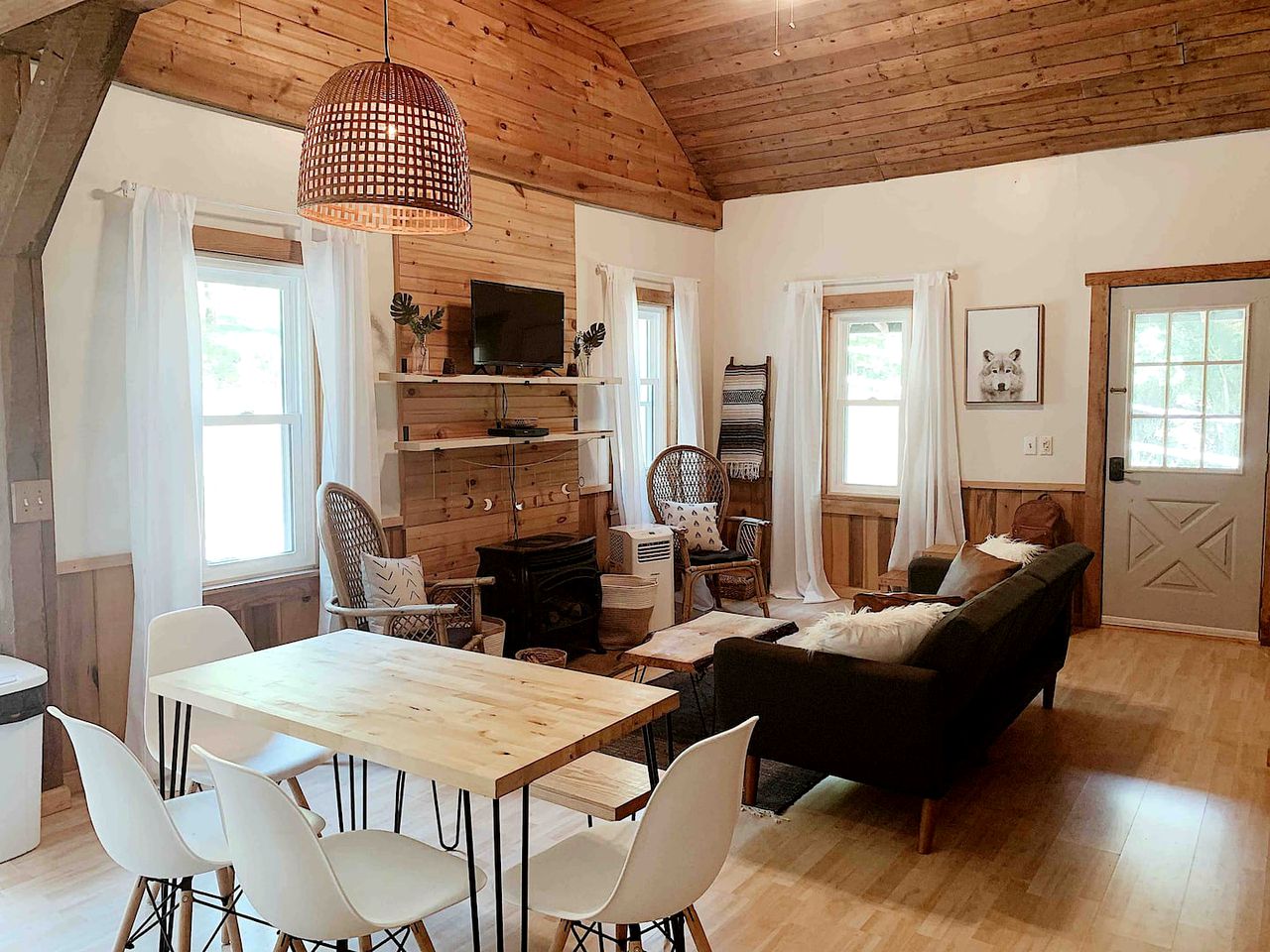 Modern Cabin Rental for Exciting Family Vacations in North Carolina