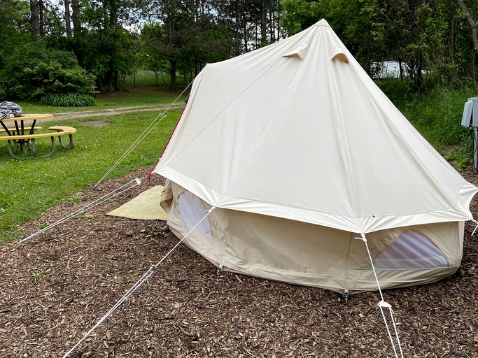 Bell Tents (Waupaca, Wisconsin, United States of America)