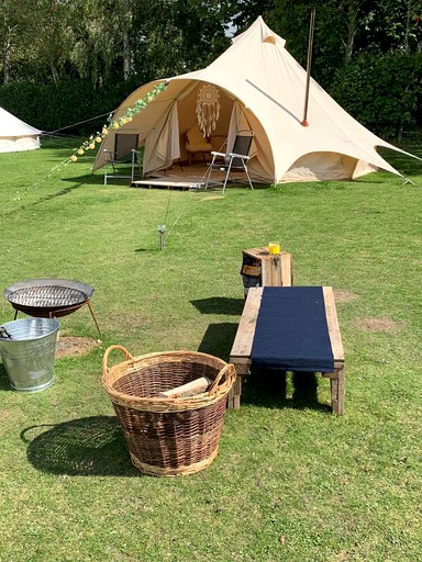 Bell Tents (Oxfordshire, England, United Kingdom)