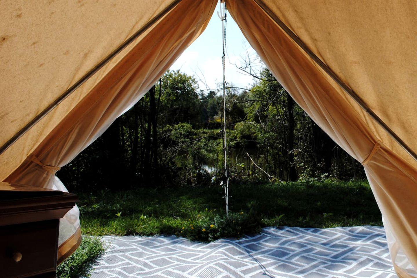 Glamping Tent at the Koi Pond for a Romantic Getaway, Ontario