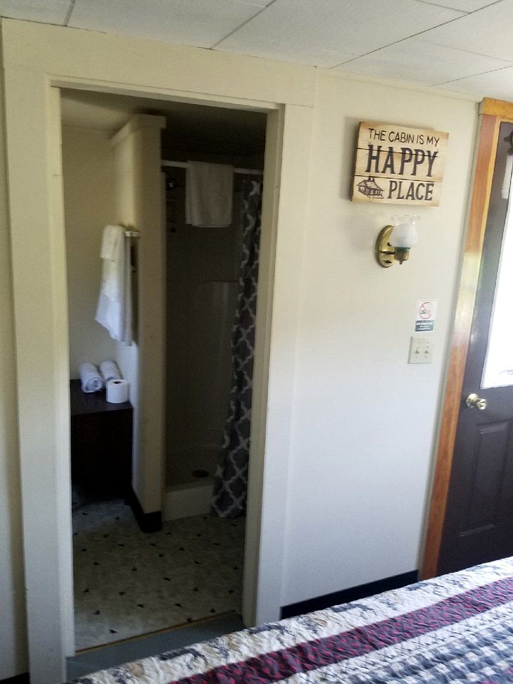 Cabin for Couples, Perfect for a Romantic Getaway in New Hampshire