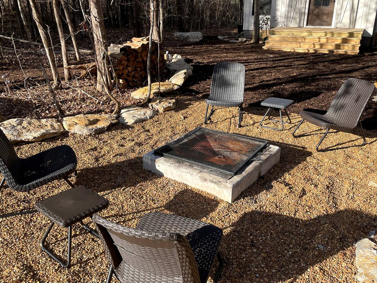 Idyllic Cottage Rental with Fire Pit Ideal for a Romantic Getaway near Nashville, TN