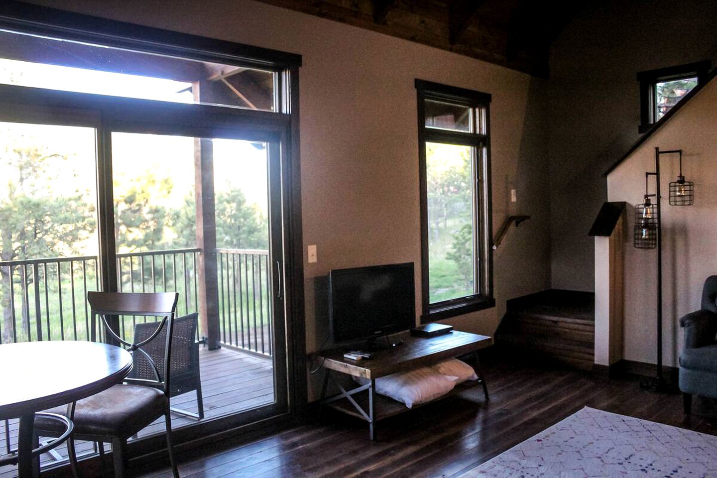 Stylish Black Hills Cabin for a Family Vacation in South Dakota