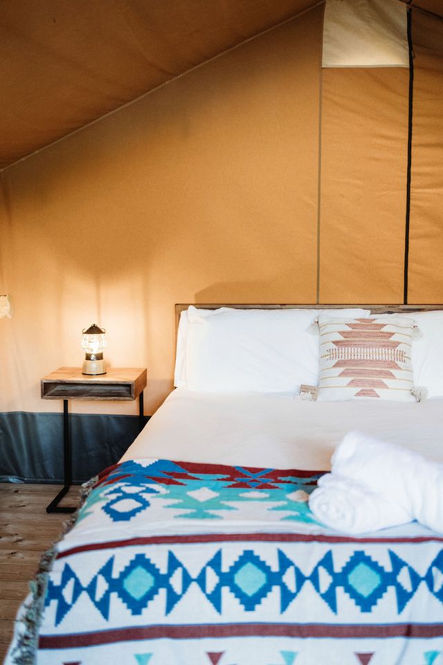 Outstanding Safari Tent with Fire Pit and Nice Sights in North Woodstock, New Hampshire