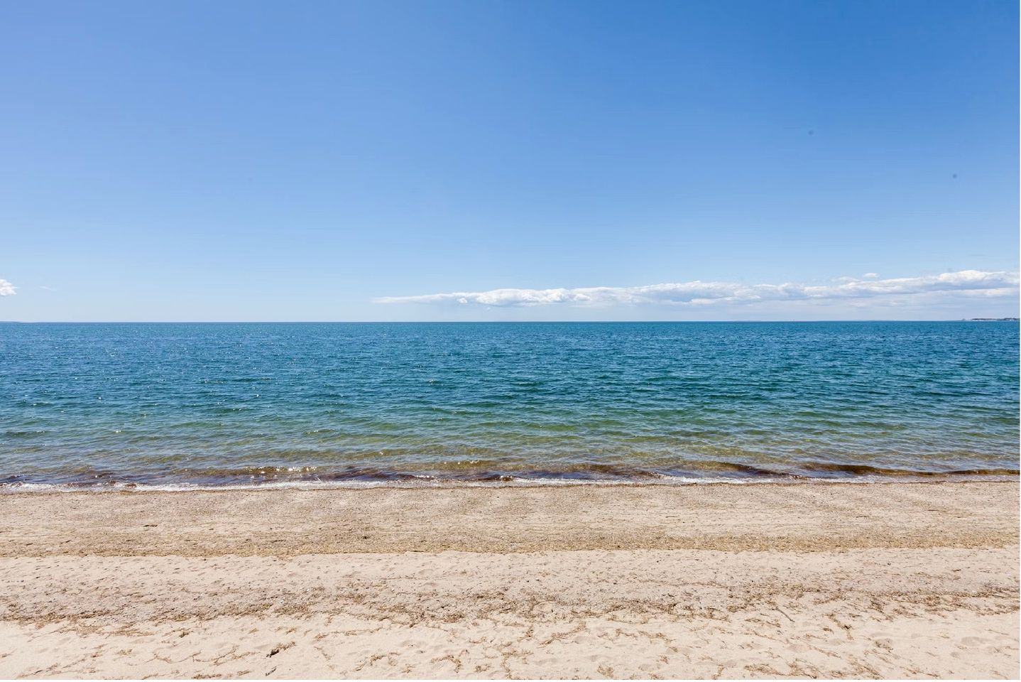 Elegant Oceanfront Cottages with Private Beach Access in North Truro, Massachusetts