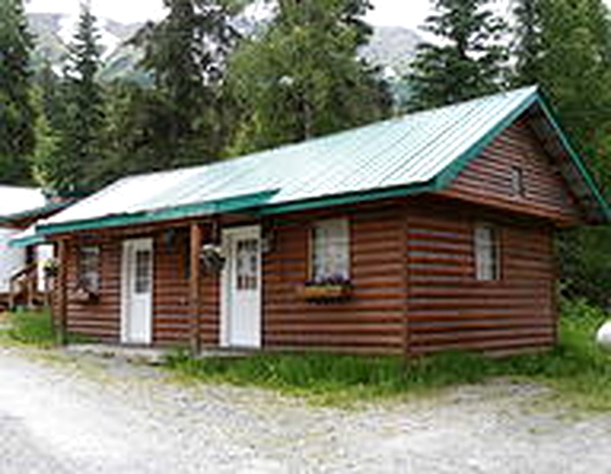 Quaint Cabin Suitable for Four Among Nature in Alaska