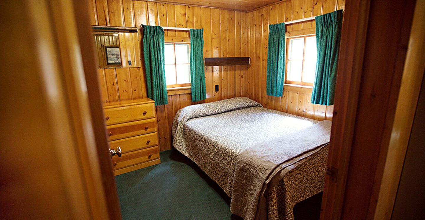 Cozy Estes Park Accommodation with a Lovely Porch