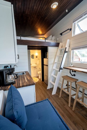 Tiny Houses (Charleston, South Carolina, United States of America)