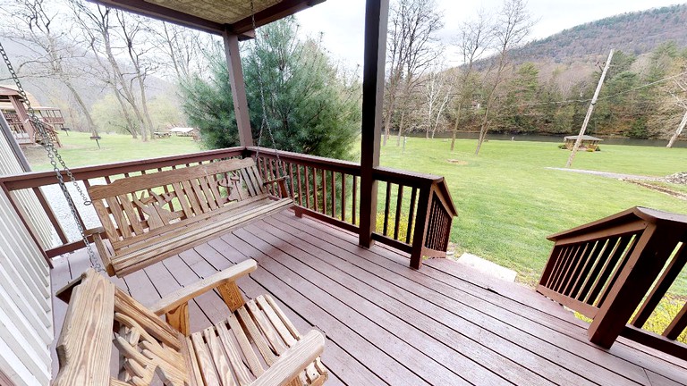 Cabins (Gaines, Pennsylvania, United States of America)