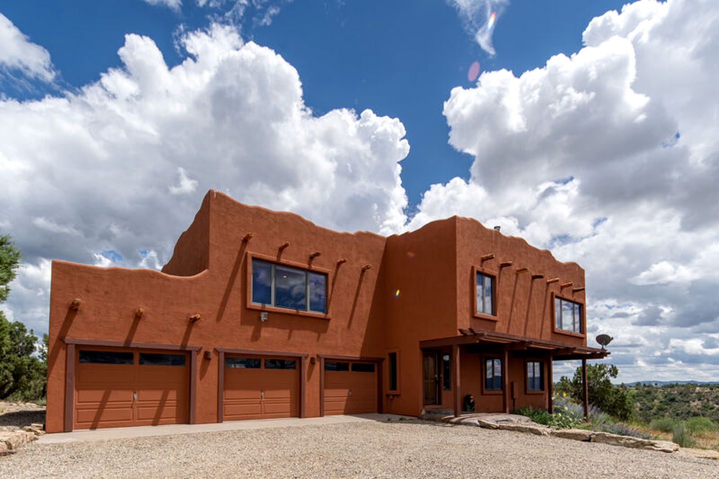 Luxury Vacation Rental with a Fireplace and Views near McPhee Reservoir in Colorado