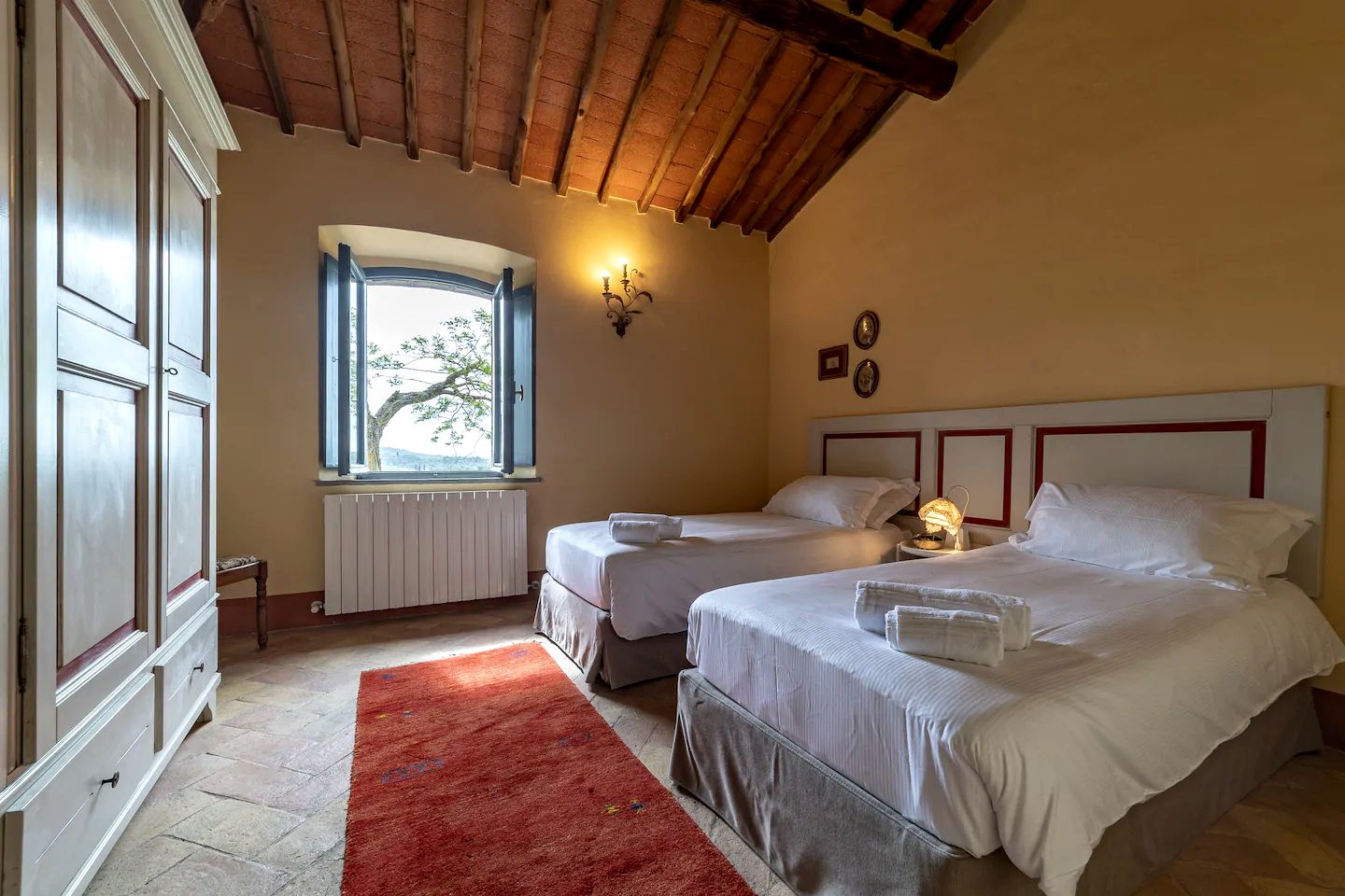 Fantastic Chianti Style Retreat for Holidays in Tuscany