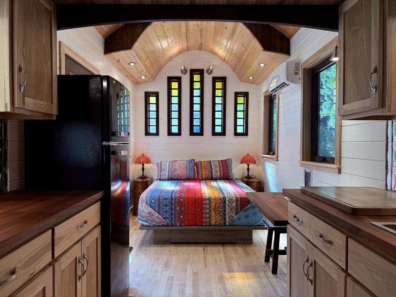 Magical Riverside Cabin Haven Near Umpqua River, Oregon