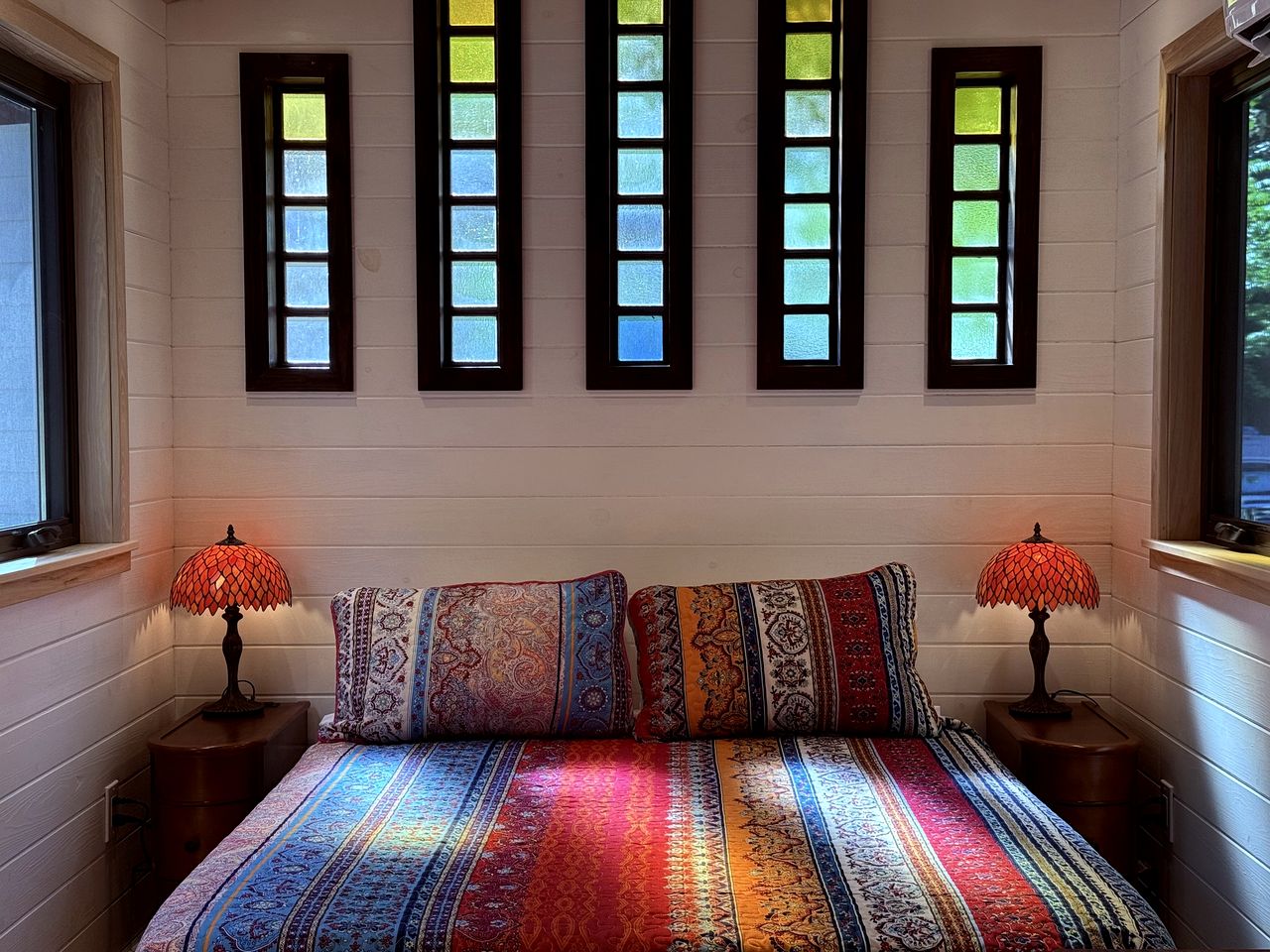 Magical Riverside Cabin Haven Near Umpqua River, Oregon