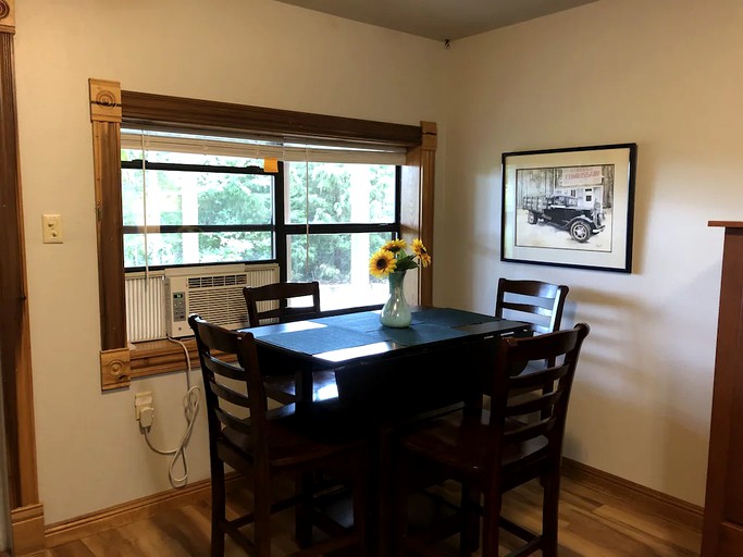 Cabins (Eureka Springs, Arkansas, United States of America)