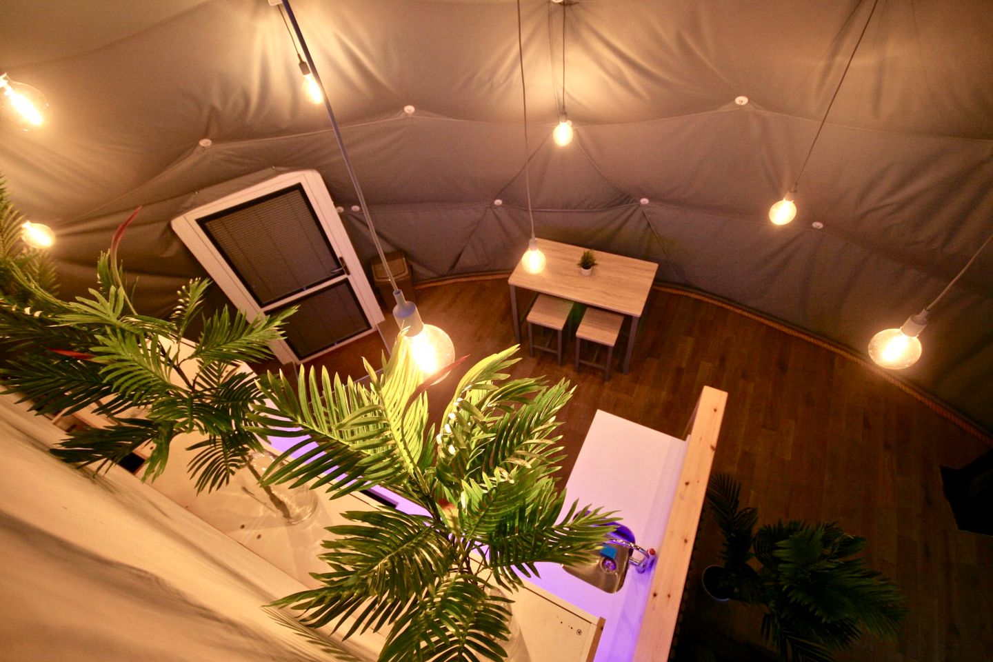 Unique Devonshire Dome with Hot Tub Perfect for Glamping in England