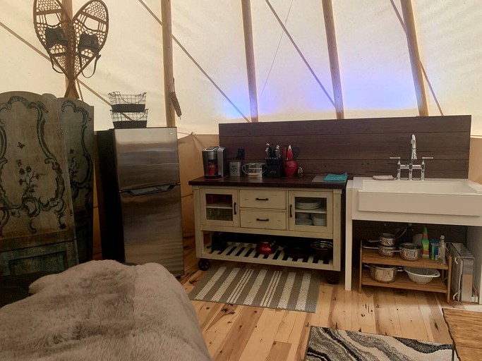 Tipis (Hope, British Columbia, Canada)