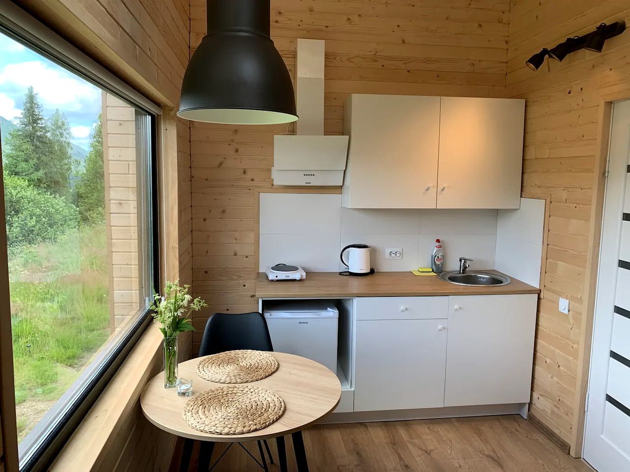 Eco-Friendly Tiny House Rental Perfect for a Peaceful Ukraine Holiday