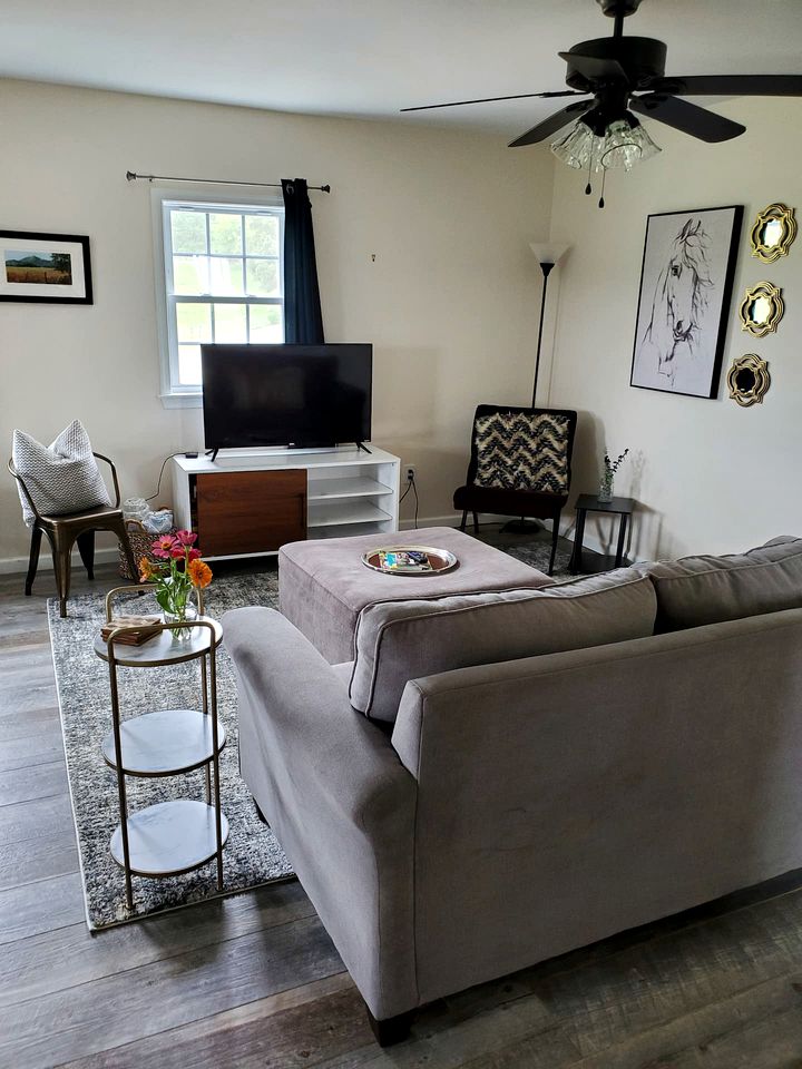 Fantastic Barn on a Sheep Farm for James River Camping in Scottsville, Virginia