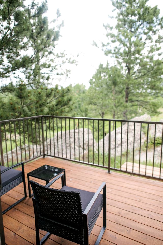Stylish Black Hills Cabin for a Family Vacation in South Dakota