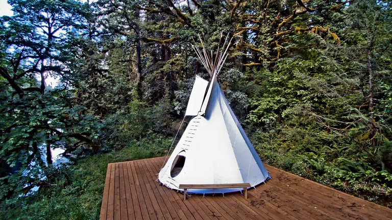 Tipis (Molalla, Oregon, United States of America)