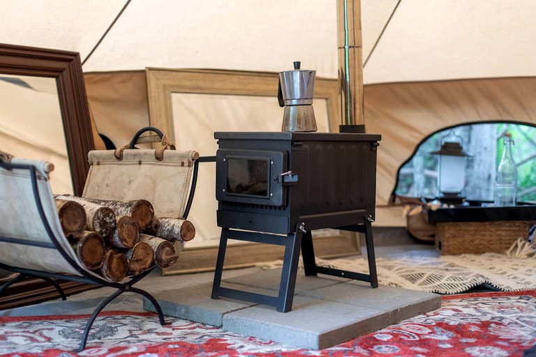 Tipis (Woodridge, New York, United States of America)