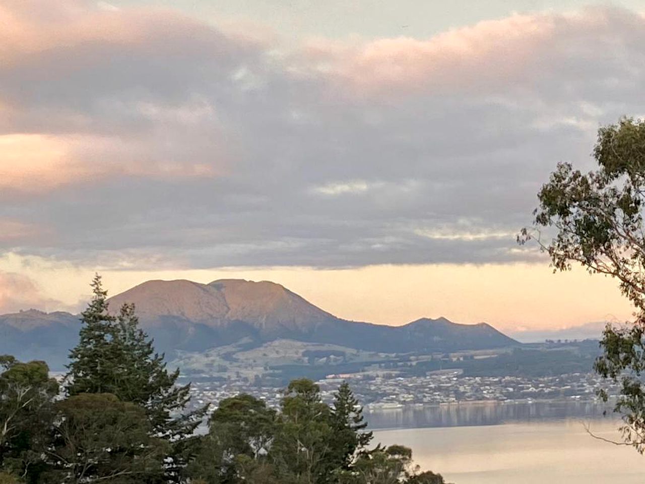 Beautiful Lake Taupo Holiday Rental with Great Views