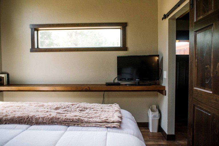 Cabins (Custer, South Dakota, United States of America)