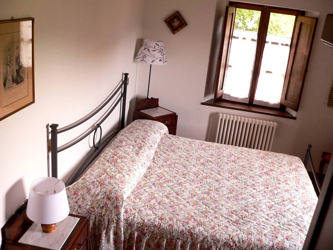 Cottages (Tuscany, Italy)