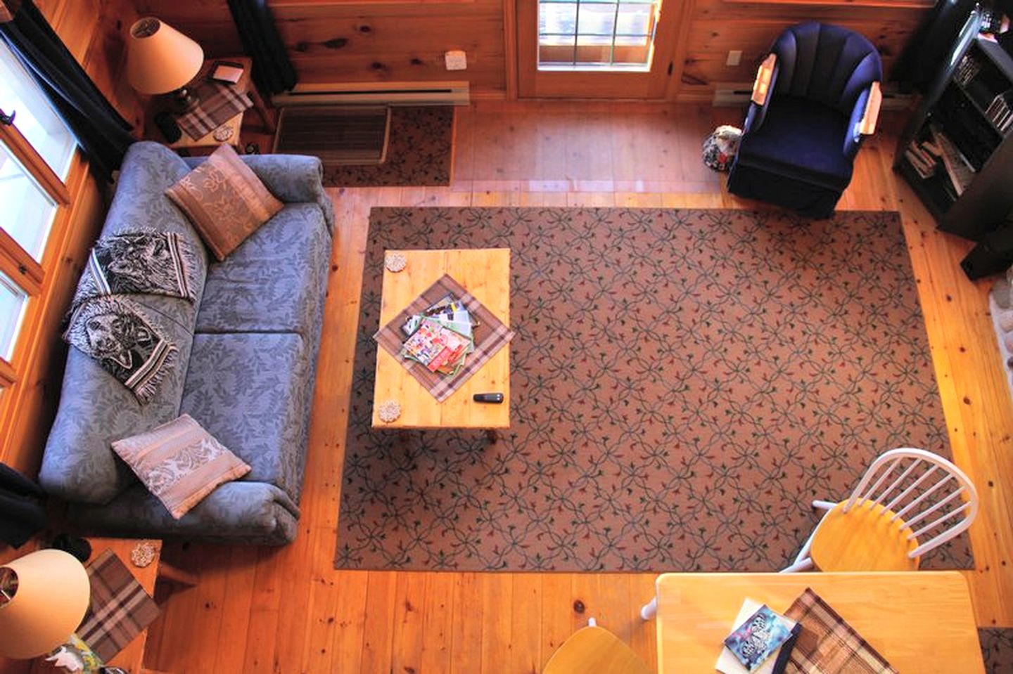 Great Cabin Rental for Glamping near Lake Windermere in British Columbia, Canada