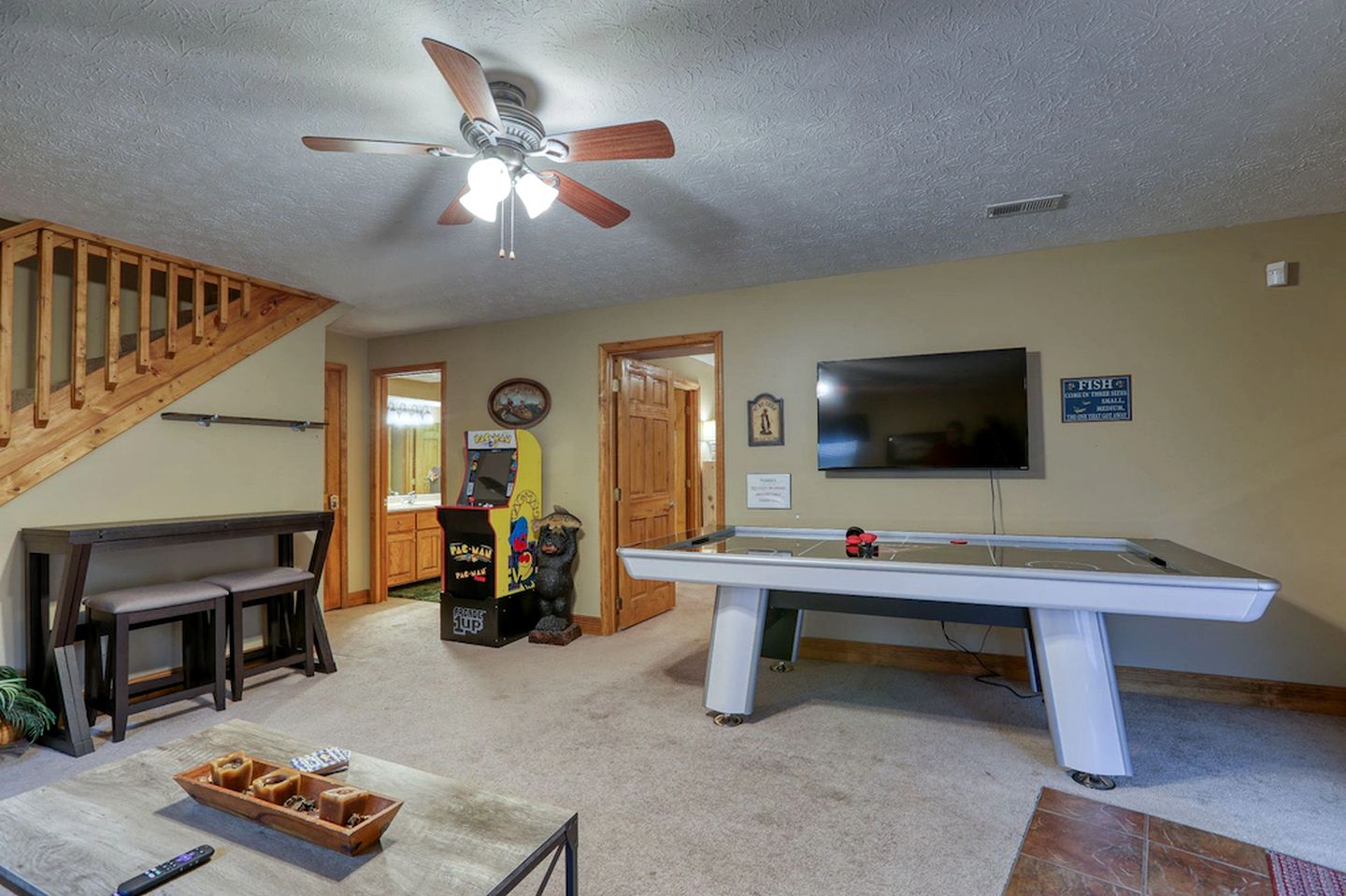 Regal Tennessee Retreat with a Dock on the Shores of Norris Lake