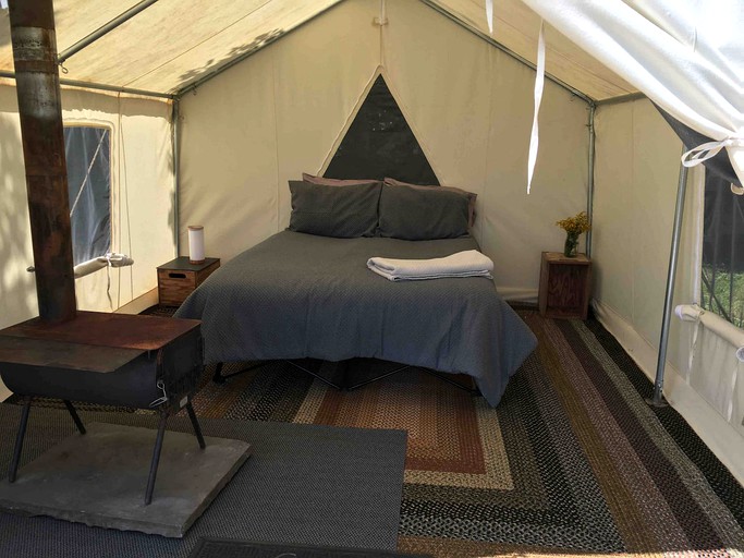 This relaxing New York glamping rental is perfect for nature enthusiasts.