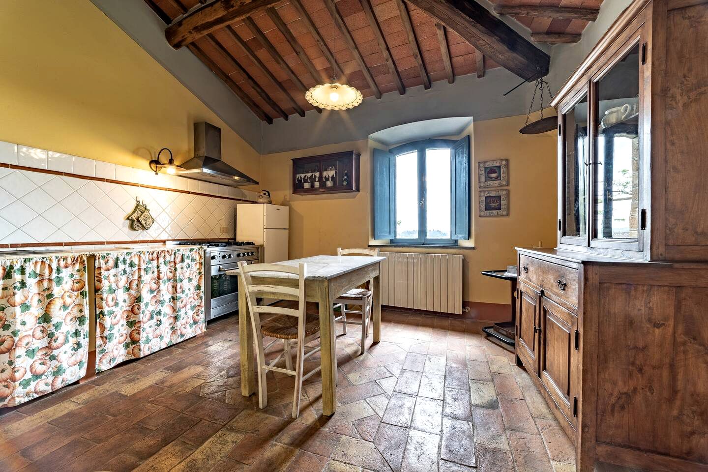 Fantastic Chianti Style Retreat for Holidays in Tuscany