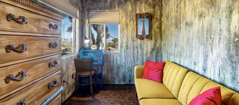 Cottages (Yucca Valley, California, United States of America)