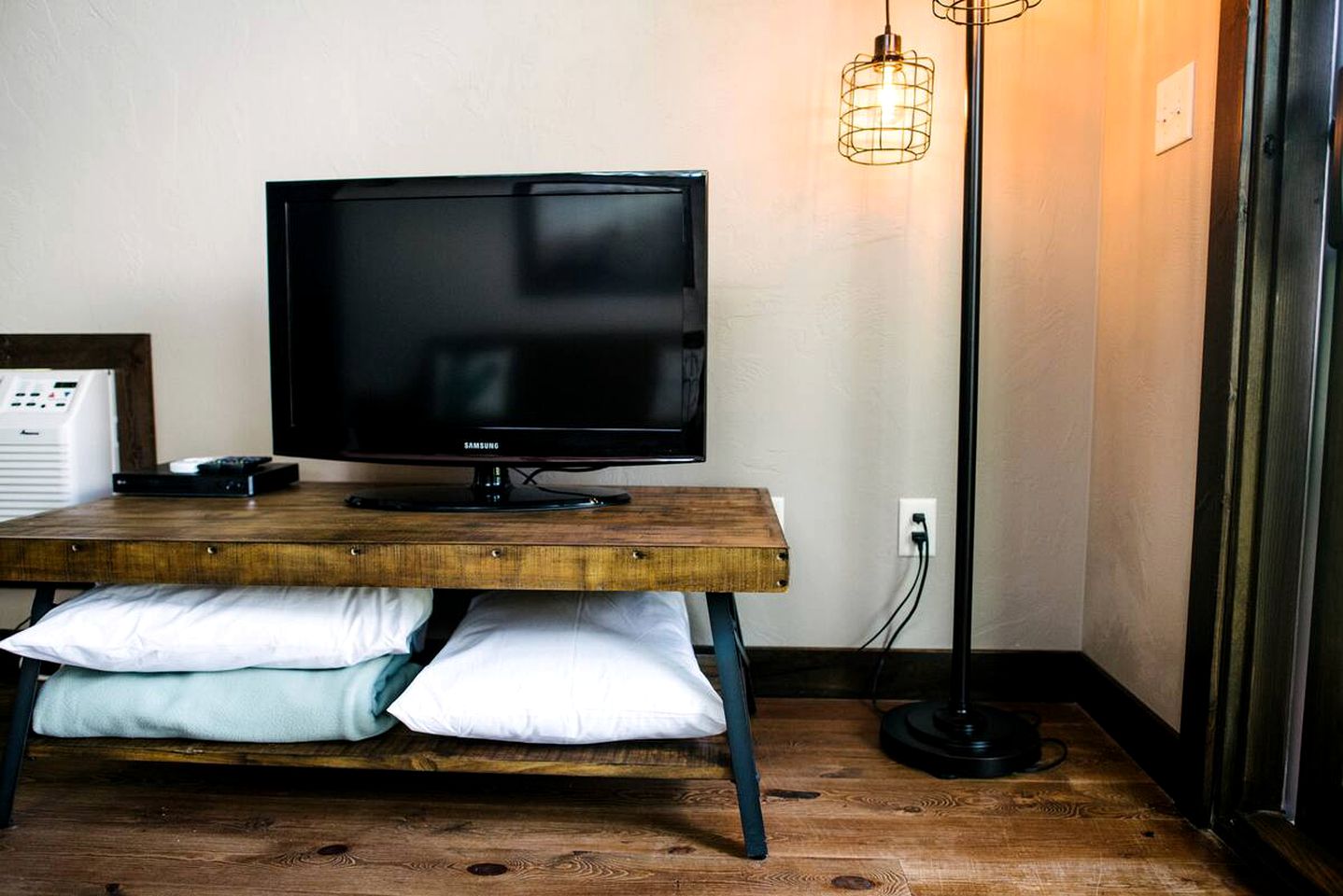 Open-Plan Black Hills Cabin Ideal for a Family Vacation in South Dakota