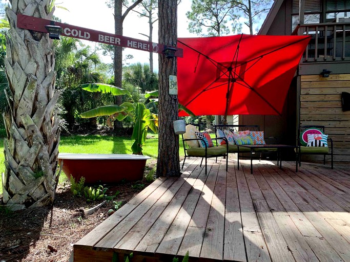 Log Cabins (West Palm Beach, Florida, United States of America)