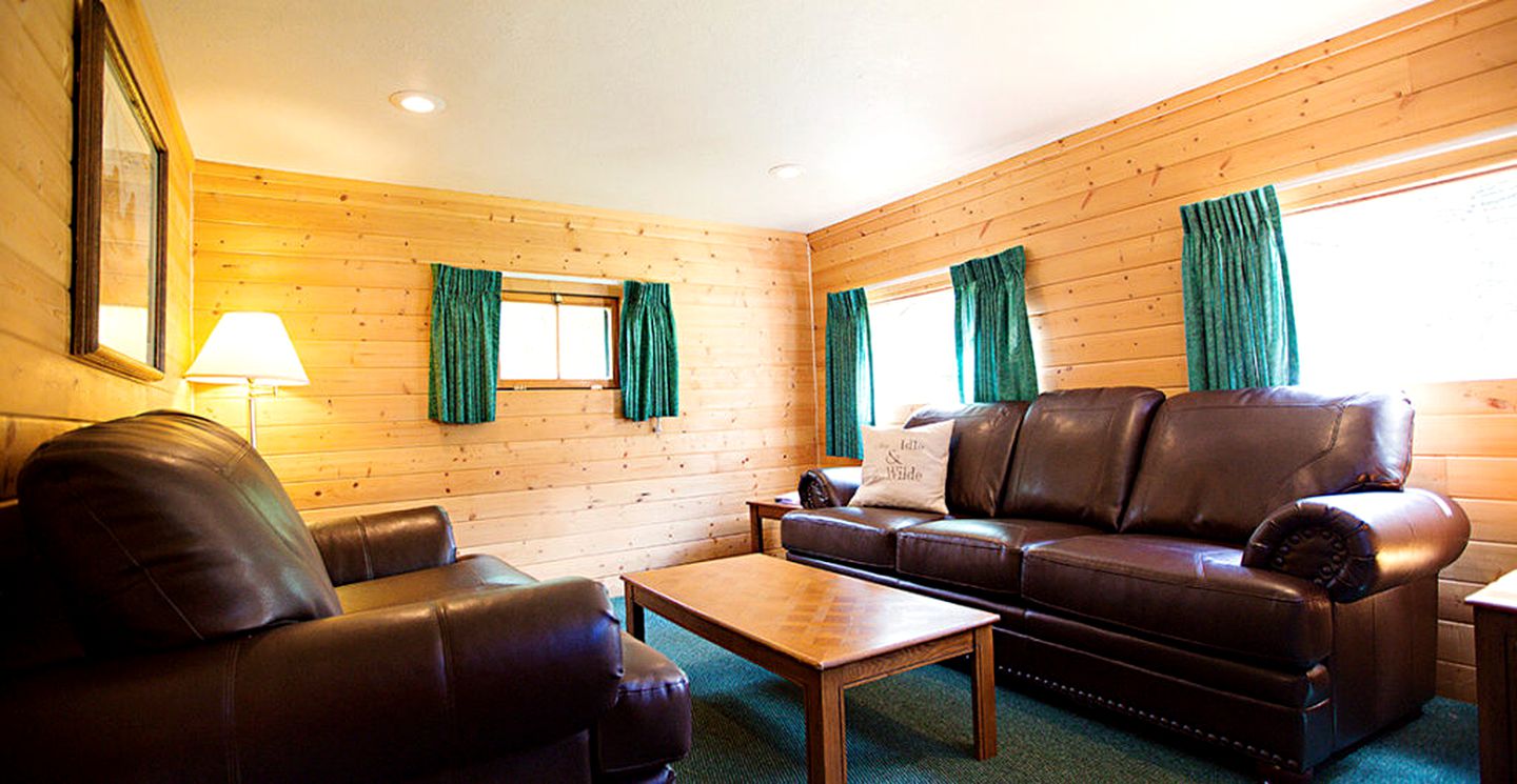 Comfortable Estes Park Vacation Getaway for Groups