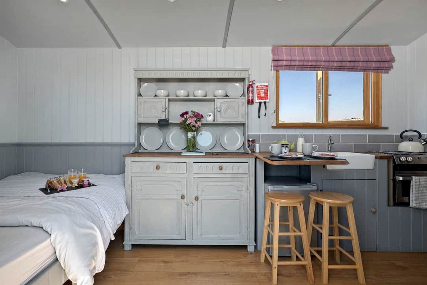 Beautiful Shepherd's Hut Rental Ideal for Glamping in Pembrokeshire