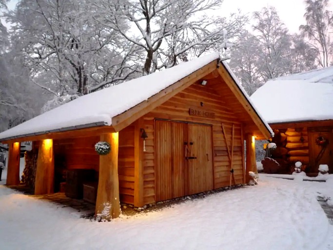 Cabins (Invergarry, Scotland, United Kingdom)