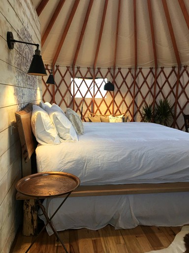 Yurts (Gardiner, New York, United States of America)