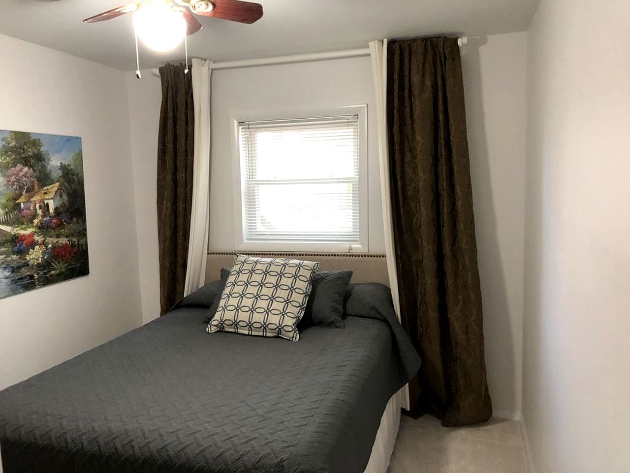 Lakeside Cabin Rental with a Hot Tub Perfect for a Vacation in Arkansas