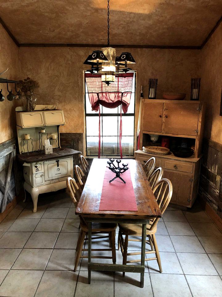Antler Mountain House in Tarpley, TX