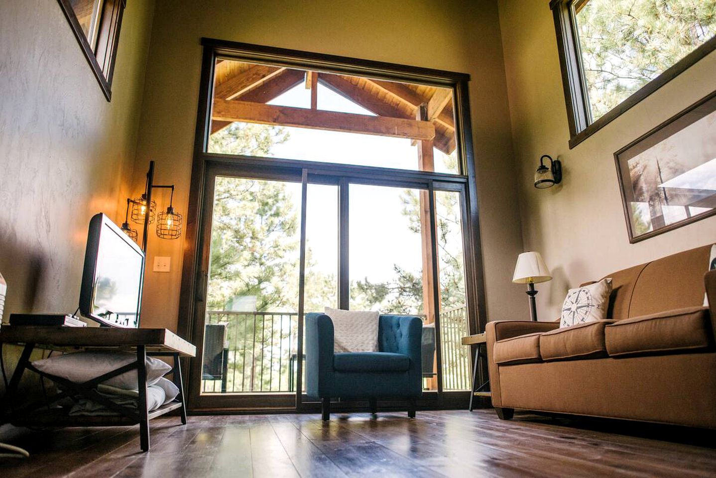 Open-Plan Black Hills Cabin Ideal for a Family Vacation in South Dakota